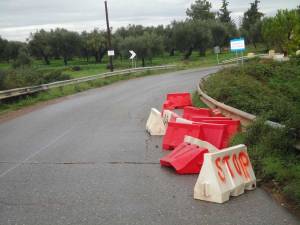 Aπό εργολαβία η ενίσχυση σε γέφυρα στους Χράνους