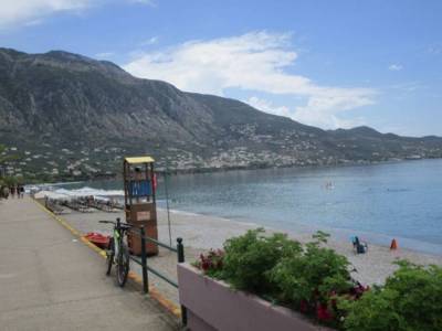 7 ναυαγοσώστες στις παραλίες της Καλαμάτας