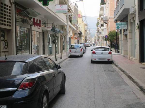 Τρομάζει η πεζοδρόμηση της Αναγνωσταρά: Εγκαταλείπεται το &quot;ανοιχτό κέντρο εμπορίου&quot; Καλαμάτας