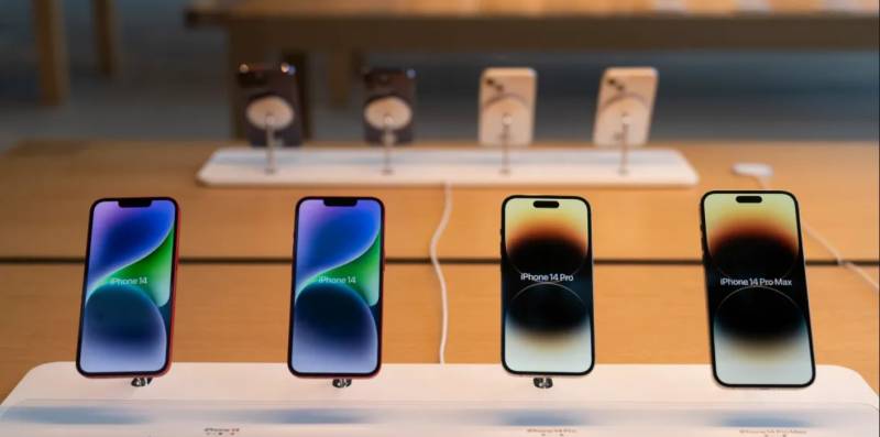 Apple: Ανακοίνωσε 2 δισεκατομμύρια ενεργούς χρήστες και πτώση στα έσοδά της