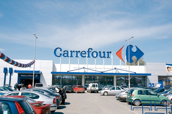 Εκλεψαν και πιάστηκαν στα χέρια με σεκιουριτά του Carrefour στην Καλαμάτα