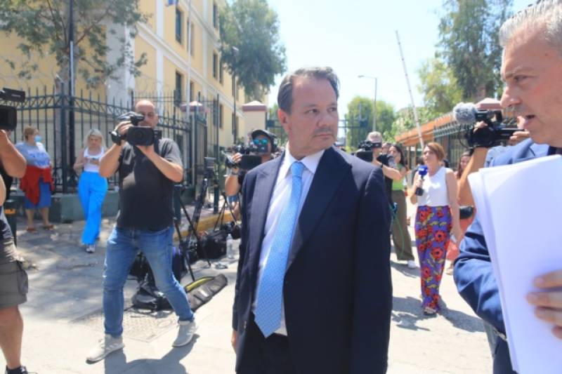 Ελεύθερος ο δικηγόρος Απόστολος Λύτρας με όρο να μην πλησιάζει τη σύζυγό του (βίντεο)