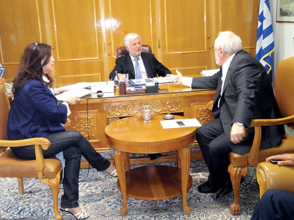 Τώρα θεωρεί προτεραιότητα το αεροδρόμιο Καλαμάτας - &quot;Κωλοτούμπα&quot; Τατούλη μετά την κατακραυγή