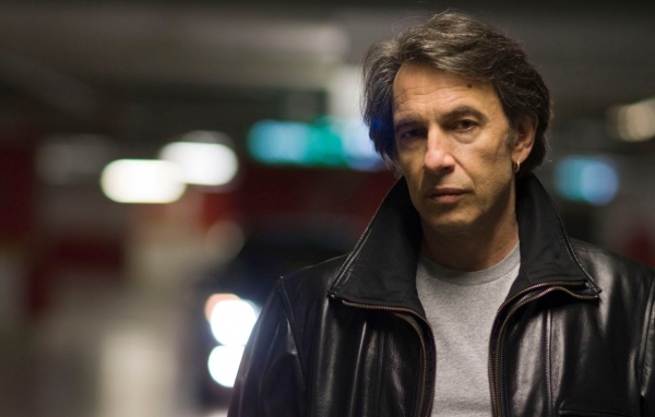 Ο Διονύσης Τσακνής στην "Ε": «Το βαρέλι δεν έχει πάτο»