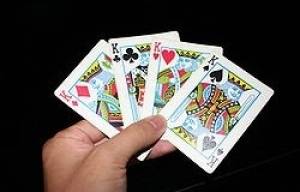 Ο "παπάς" του φόρεσε χειροπέδες στο πανηγύρι της Κυπαρισσίας