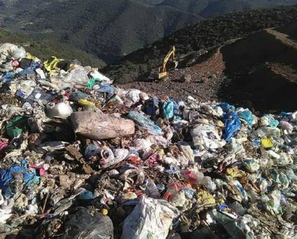 Εξαγριωμένοι στις Ράχες με τη χωματερή στο Αλιμάκι