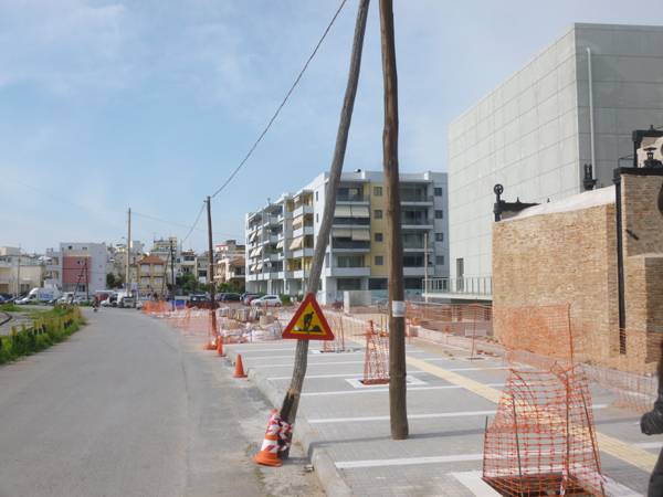 Παραμένουν οι κολόνες