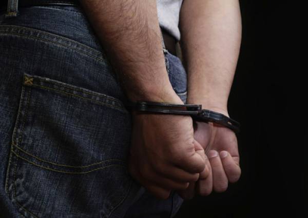 2 συλλήψεις για διάρρηξη σπιτιού στο Ασπρόχωμα