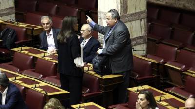 Νέα κόντρα Κοτζιά – Μπακογιάννη μέσω ανακοινώσεων