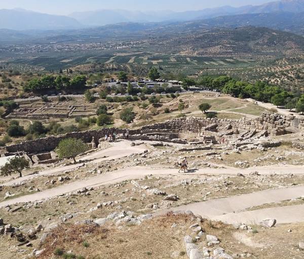 Από πού πάνε για τις... Μυκήνες;