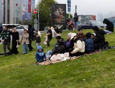 Σεισμός στην Κωνσταντινούπολη: Πάνω από 150 οι τραυματίες (Βίντεο)