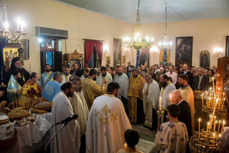 Καλαμάτα: Ο εορτασμός στον “Ταξιαρχάκη” στην πλατεία Μαυρομιχάλη