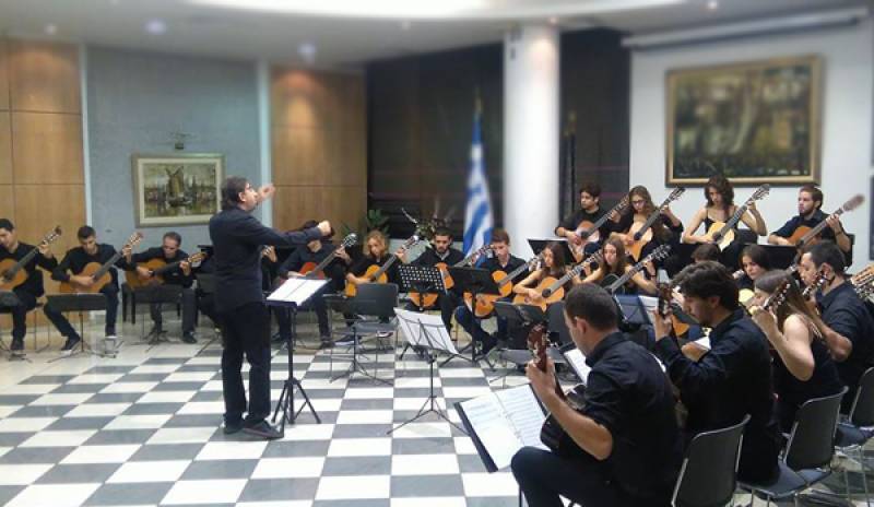 Η Κιθαριστική Ορχήστρα Νίκαιας στο πάρκο Μεσσήνης