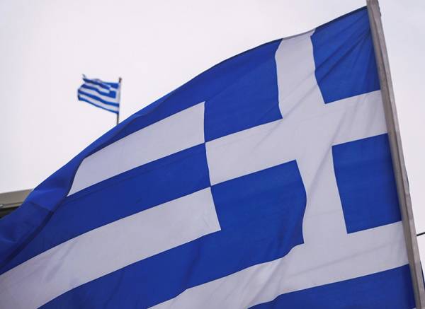 Μαθητής Ρομά σημαιοφόρος στο 2ο Δημοτικό Καλαμάτας μετά από κλήρωση