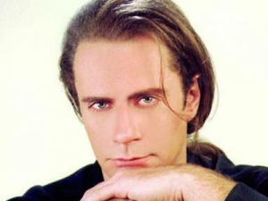 To Σάββατο στο Πνευματικό Κέντρο: Ο Στέφανος Κορκολής στην Καλαμάτα