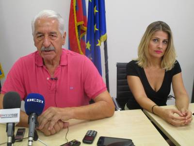 Ετοιμάζουν τα σχολεία της Καλαμάτας (βίντεο)