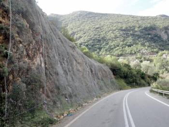 Επεσαν ξανά βράχια στον Ταΰγετο