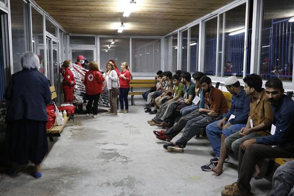 61 ταλαιπωρημένοι και άρρωστοι μετανάστες στην Καλαμάτα (βίντεο)