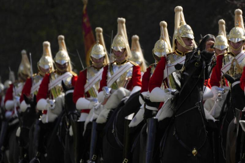 Στέψη βασιλιά Καρόλου Γ’: Όσα πρέπει να γνωρίζετε για την τελετή (βίντεο)