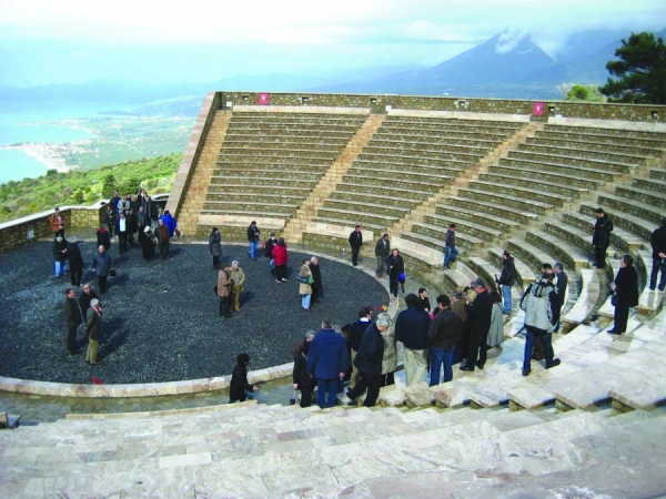 Παρουσία πολλών προσωπικοτήτων της τέχνης: Σημαντική συνάντηση για την λειτουργία του Ανοιχτού Θεάτρου Μάνης