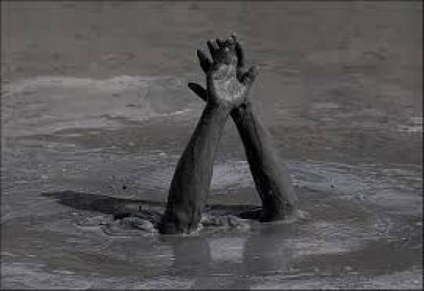 Αναζητείται στρατηγική για να ξεκολλήσουμε από τη λάσπη