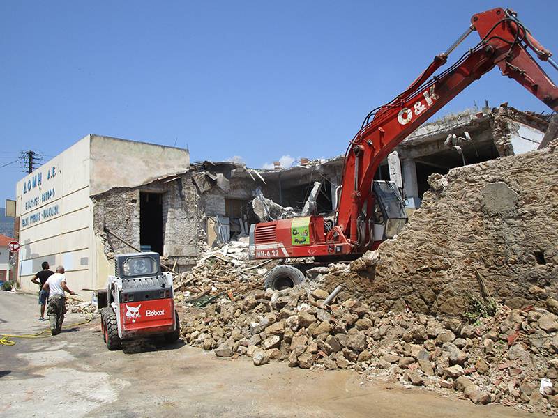 Καλαμάτα: Κατεδαφίζεται η “Δομή” για να γίνει “Μουργής”
