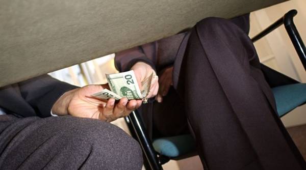 Διεθνής Διαφάνεια: Η διαφθορά κοστίζει στην Ελλάδα 14 δισ. ευρώ ετησίως