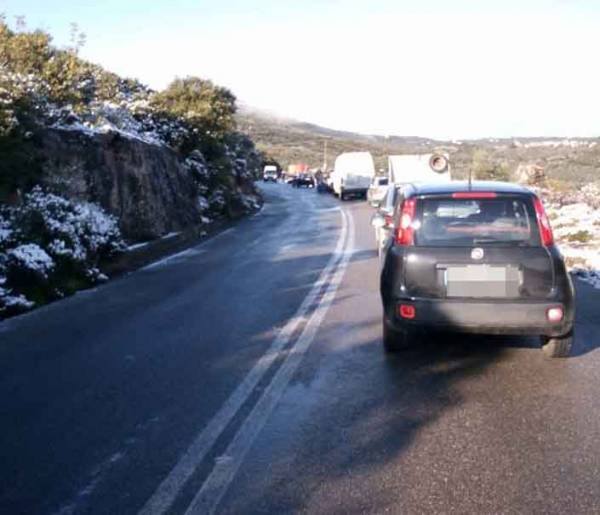 Πάγωσε ο δρόμος της Μάνης