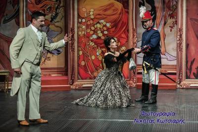 Αυλαία ρίχνει η παράσταση «Ενα καπέλο από ψάθα Ιταλίας