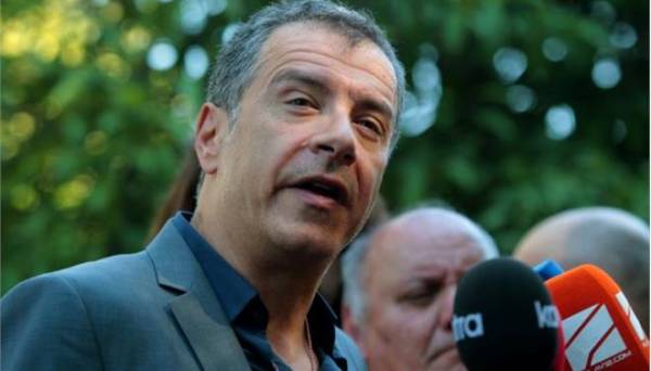 Θεοδωράκης: «Συμφωνήσαμε με τον Τσίπρα να παραμερίσουμε τις διαφορές»