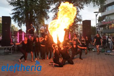 Ηχηρή συμπαράσταση της Καλαμάτας στη Διονυσία-Νεκταρία (βίντεο-φωτογραφίες)