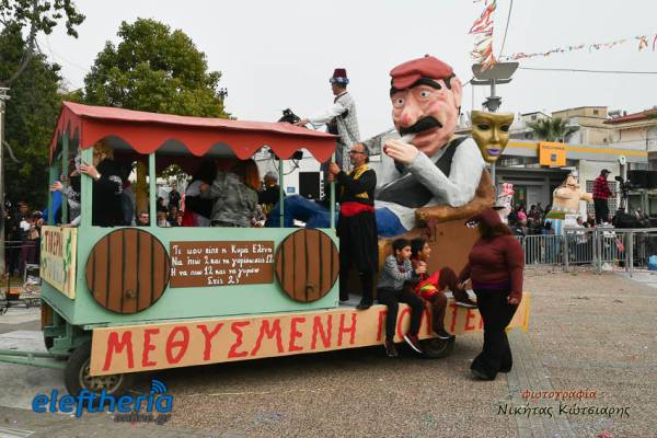 Κατασκευάζοντας άρματα 20 χρόνια για το Καρναβάλι της Μεσσήνης - Ο υπεύθυνος του εργαστηρίου Θωμάς Αλοιμένος στην &quot;Ε&quot;