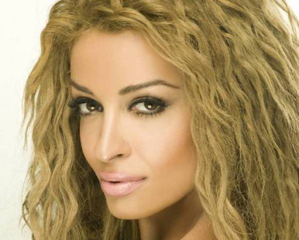 Κερδίστε 4 διπλές προσκλήσεις για το live της Ελένης Φουρέιρα στο Aqua Club στην Καλαμάτα