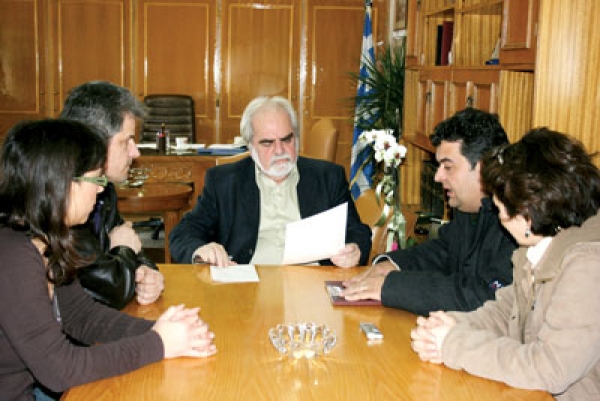 Συνάντηση καθηγητών με το Χρ. Μαλαπάνη για τις συγχωνεύσεις