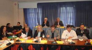 "Αποκεφαλισμός" Πουλά αντί "βελούδινο διαζύγιο"