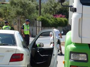 100 κλήσεις για κράνη και εξατμίσεις έκοψε η Τροχαία. Πολλά πρόστιμα ξεπερνούν τα 350 ευρώ