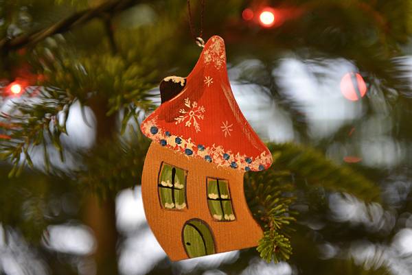 Τα ωραιότερα χριστουγεννιάτικα στολίδια είναι στο monadikospiti.gr!