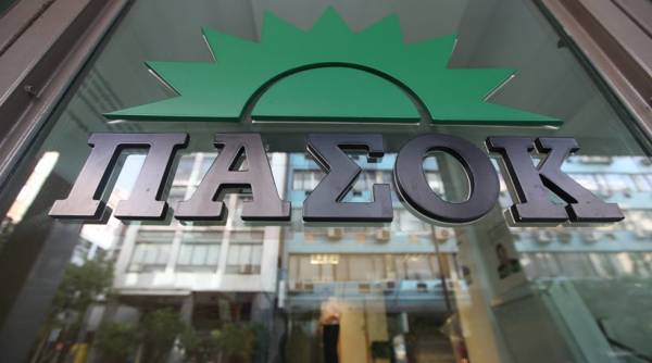 ΠΑΣΟΚ: Ελπίζουμε τις εσωτερικές πληρωμές η κυβέρνηση να τις κάνει σε ευρώ
