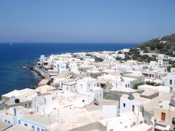 Νίσυρος: Η θετή κόρη της Καλαμάτας