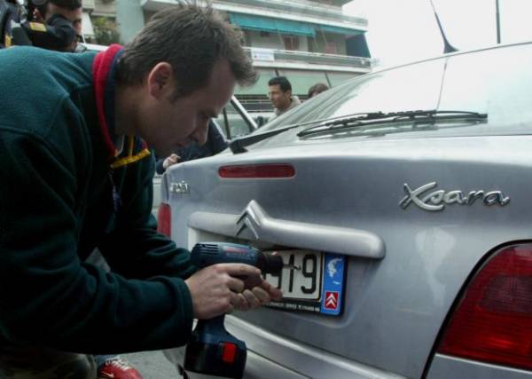 Επιστροφή πινακίδων και αδειών από σήμερα λόγω εκλογών