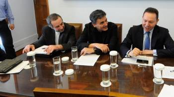 ΣΥΡΙΖΑ απειλεί Στουρνάρα: Οι ευθύνες είναι μεγάλες και θα αποδοθούν