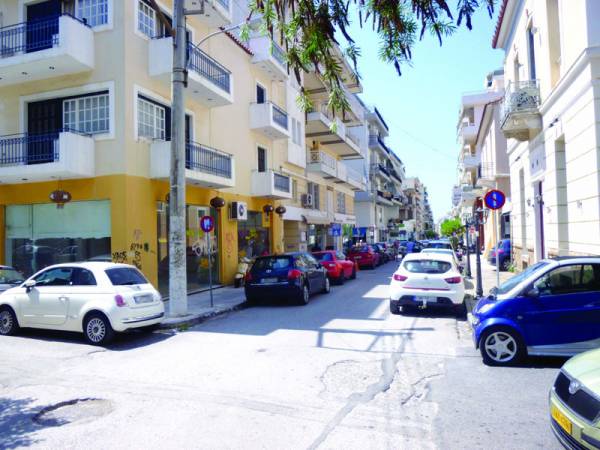 Στάθμευση στις γωνίες