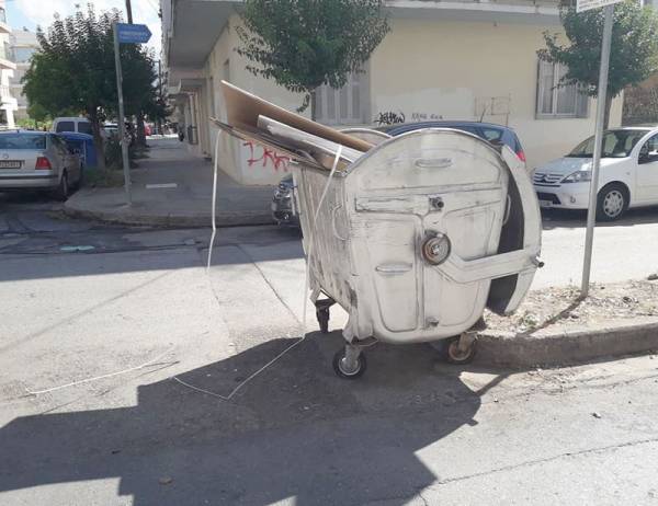 Ανακυκλώσιμα στα σκουπίδια