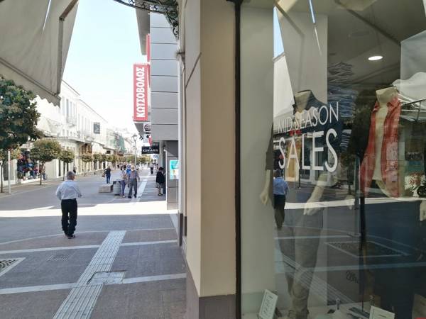 Στο άνοιγμα του τουρισμού ελπίζει το λιανεμπόριο της Καλαμάτας