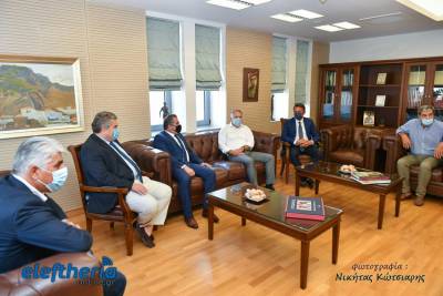 Στο δημαρχείο Καλαμάτας ο υπουργός Εσωτερικών Τάκης Θεοδωρικάκος (βίντεο-φωτογραφίες)