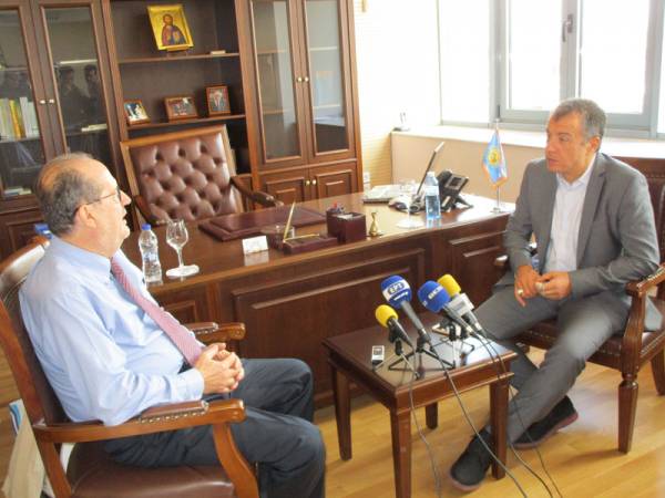 Συναινετικός Θεοδωράκης στην Καλαμάτα για το νέο πολιτικό σκηνικό