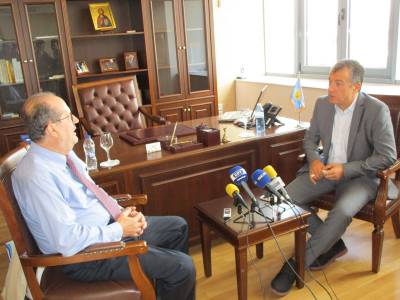 Συναινετικός Θεοδωράκης στην Καλαμάτα για το νέο πολιτικό σκηνικό