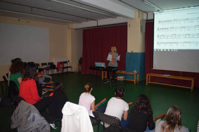 Τα Boomwhackers στα Εκπαιδευτήρια Μπουγά