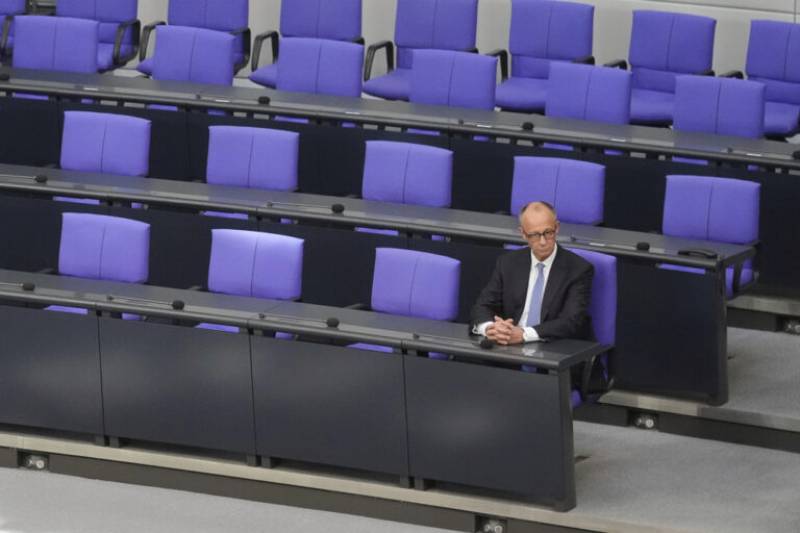 Φρίντριχ Μερτς: Αποδυναμωμένος από την πρώτη ημέρα ο νέος Γερμανός καγκελάριος