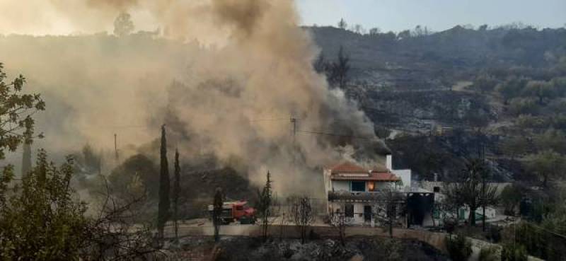 Λαϊκή Συσπείρωση: Ραδιώτης για αποζημιώσεις από πυρκαγιές στο Βασιλίτσι